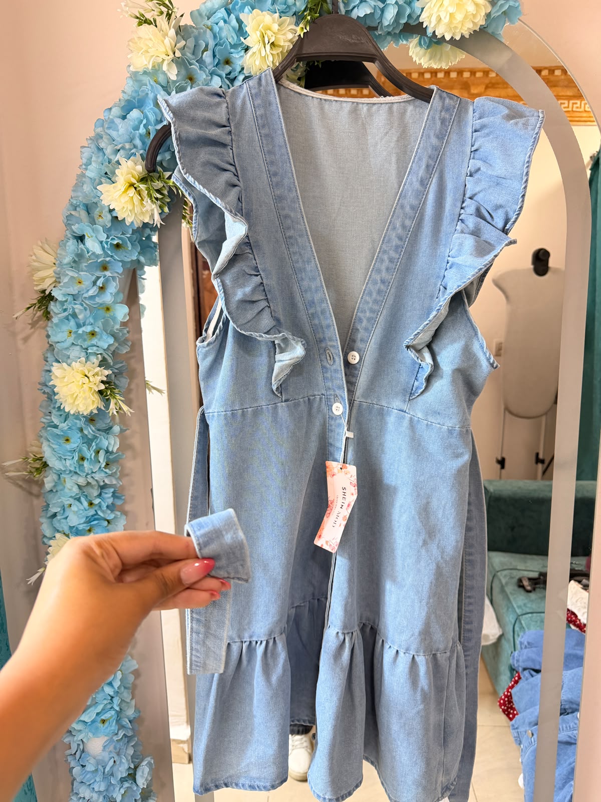 denim dress w ruffled sleeves